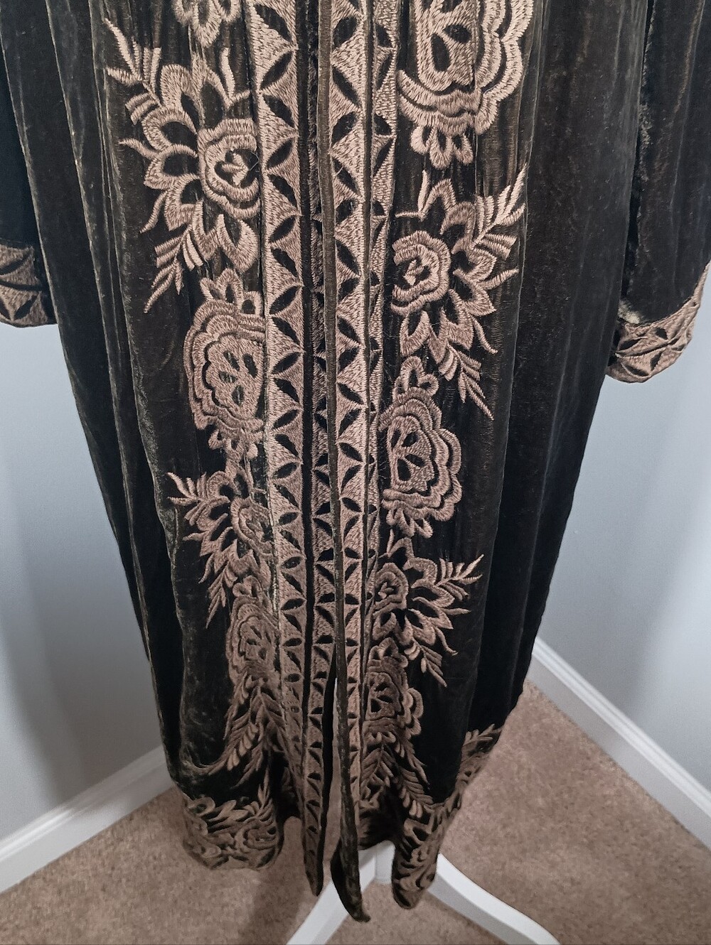 Johnny Was Nyomi Velvet Kimono Embroidered Floral Boho Cottagecore Silk Size M - Picture 6 of 8